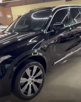 VOLVO-XC90-2019