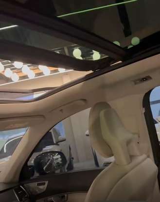 VOLVO-XC90-2019