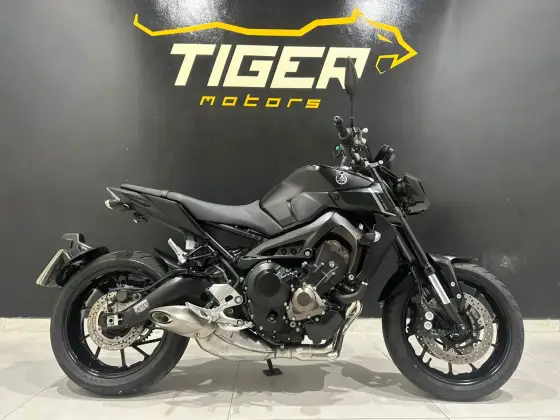 YAMAHA MT-09 
