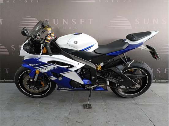 YAMAHA-YZF-R6-2014