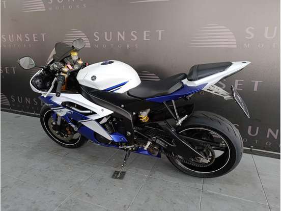 YAMAHA-YZF-R6-2014