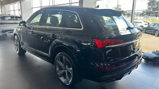 AUDI-Q7-2026