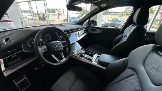 AUDI-Q7-2026