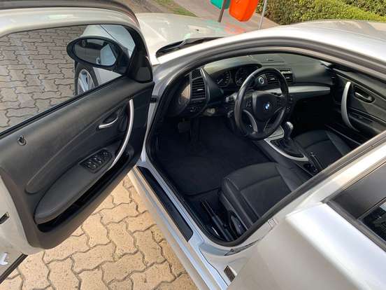 BMW-120i-2.0 TOP HATCH 16V GASOLINA 4P AUTOMÁTICO BMW-120i-2009