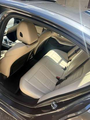 BMW-330e-2022