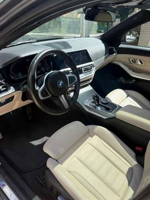 BMW-330e-2022