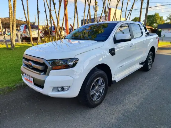 FORD RANGER 2.2 XLS 4X4 CD 16V DIESEL 4P AUTOMÁTICO