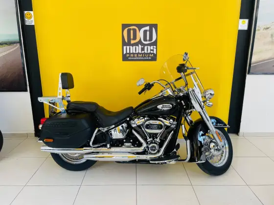 HARLEY-DAVIDSON SOFTAIL HERITAGE CLASSIC 114 