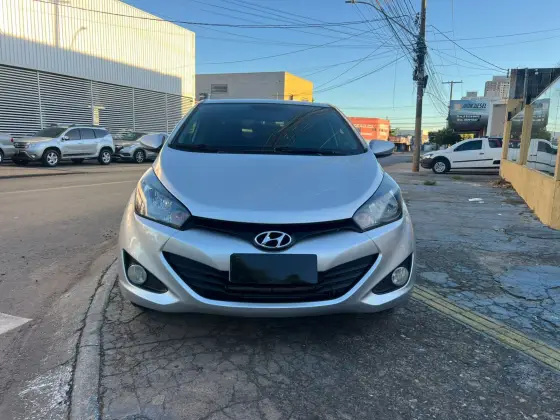 HYUNDAI HB20S 1.6 COMFORT PLUS 16V FLEX 4P MANUAL HYUNDAI HB20S 1.6 COMFORT PLUS 16V FLEX 4P MANUAL