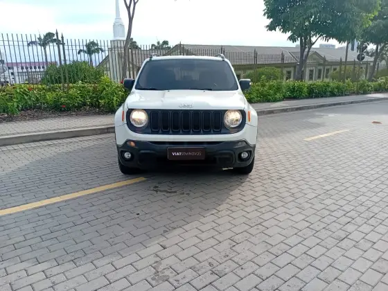 JEEP RENEGADE 2.0 16V TURBO DIESEL CUSTOM 4P 4X4 AUTOMÁTICO