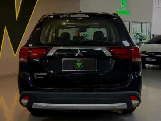 MITSUBISHI-OUTLANDER-2.0 16V GASOLINA 4P AUTOMÁTICO MITSUBISHI-OUTLANDER-2015