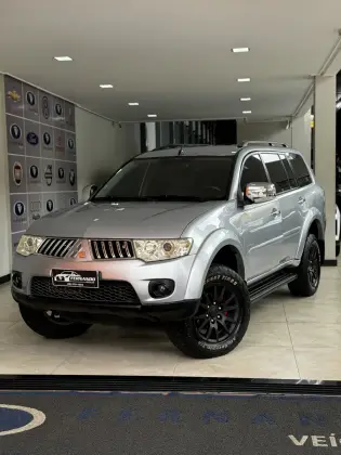 MITSUBISHI PAJERO DAKAR 3.2 HPE 4X4 7 LUGARES 16V TURBO INTERCOOLER DIESEL 4P AUTOMÁTICO MITSUBISHI PAJERO DAKAR 3.2 HPE 4X4 7 LUGARES 16V TURBO INTERCOOLER DIESEL 4P AUTOMÁTICO