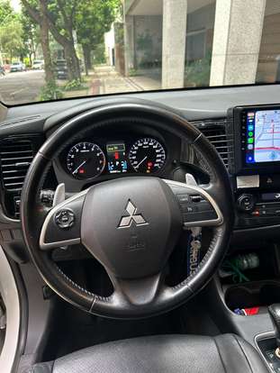 MITSUBISHI-OUTLANDER-2014