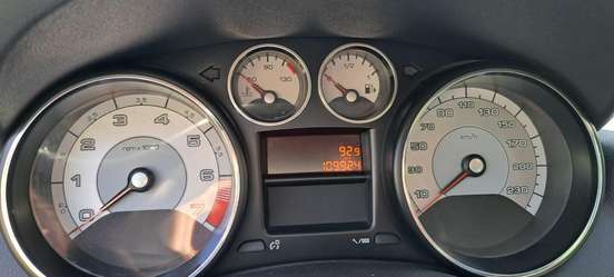 PEUGEOT-308-2015