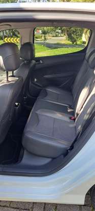 PEUGEOT-308-2015