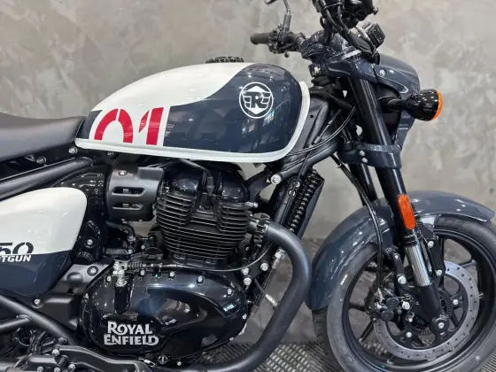 ROYAL ENFIELD SHOTGUN 650 PLASMA BLUE ROYAL ENFIELD SHOTGUN 650 PLASMA BLUE