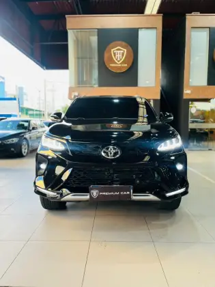 TOYOTA HILUX SW4 2.8 SRX 4X4 16V TURBO INTERCOOLER DIESEL 4P AUTOMÁTICO TOYOTA HILUX SW4 2.8 SRX 4X4 16V TURBO INTERCOOLER DIESEL 4P AUTOMÁTICO