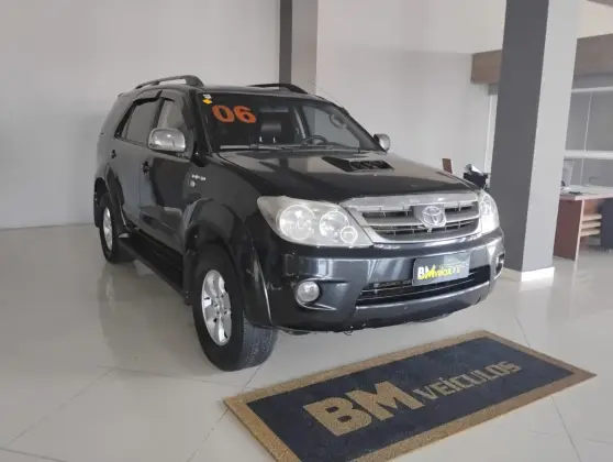 TOYOTA HILUX SW4 3.0 SRV 4X4 16V TURBO INTERCOOLER DIESEL 4P AUTOMÁTICO