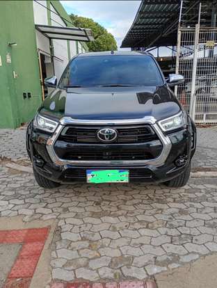 TOYOTA-HILUX-2025