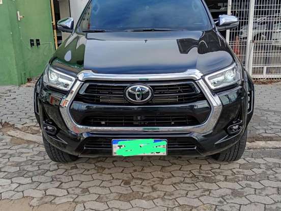 TOYOTA-HILUX-2.8 D-4D TURBO DIESEL CD SRX PLUS 4X4 AUTOMÁTICO TOYOTA-HILUX-2025