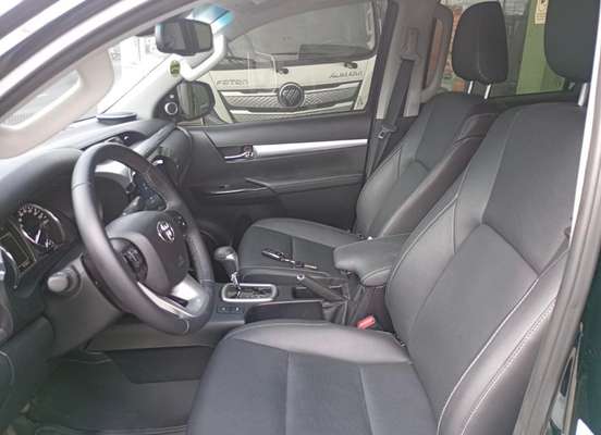 TOYOTA-HILUX-2025