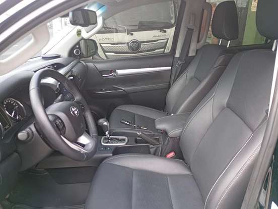 TOYOTA-HILUX-2.8 D-4D TURBO DIESEL CD SRX PLUS 4X4 AUTOMÁTICO TOYOTA-HILUX-2025