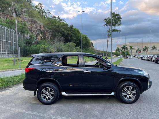 TOYOTA-HILUX SW4-2019