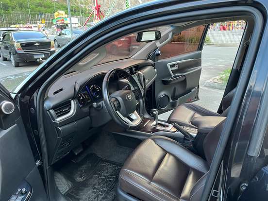 TOYOTA-HILUX SW4-2019