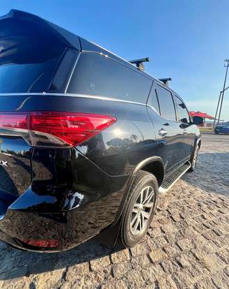 TOYOTA-HILUX SW4-2.8 SRX 4X4 16V TURBO INTERCOOLER DIESEL 4P AUTOMÁTICO TOYOTA-HILUX SW4-2018