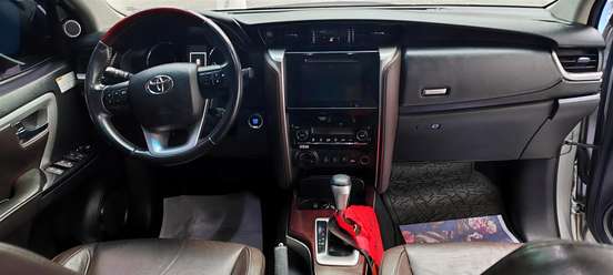 TOYOTA-HILUX SW4-4.0 SRX 4X4 7 LUGARES V6 24V GASOLINA 4P AUTOMÁTICO TOYOTA-HILUX SW4-2016