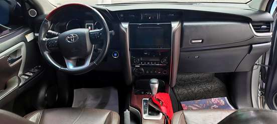 TOYOTA-HILUX SW4-4.0 SRX 4X4 7 LUGARES V6 24V GASOLINA 4P AUTOMÁTICO TOYOTA-HILUX SW4-2016