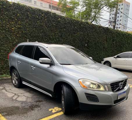 VOLVO-XC60-2011
