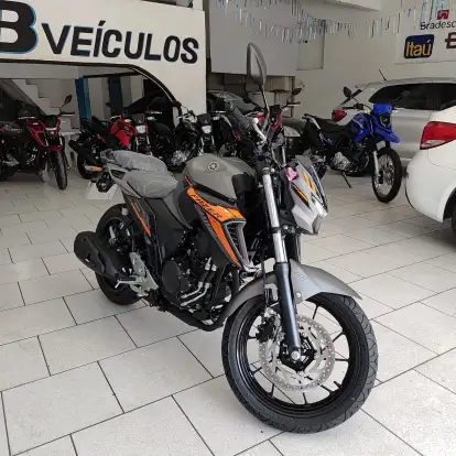 YAMAHA-FZ25 FAZER CONNECTED ABS-2025