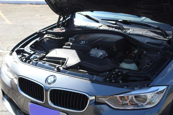 BMW-320i-2013