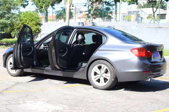 BMW-320i-2013