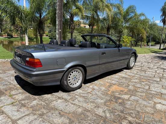 BMW-325i-1993