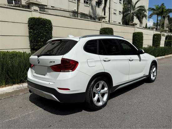 BMW-X1-2013