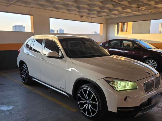 BMW-X1-2.0 16V TURBO GASOLINA SDRIVE20I 4P AUTOMÁTICO BMW-X1-2013