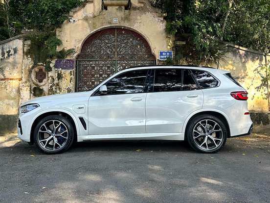 BMW-X5-3.0 I6 TURBO HÍBRIDO XDRIVE45E M SPORT AUTOMÁTICO BMW-X5-2022