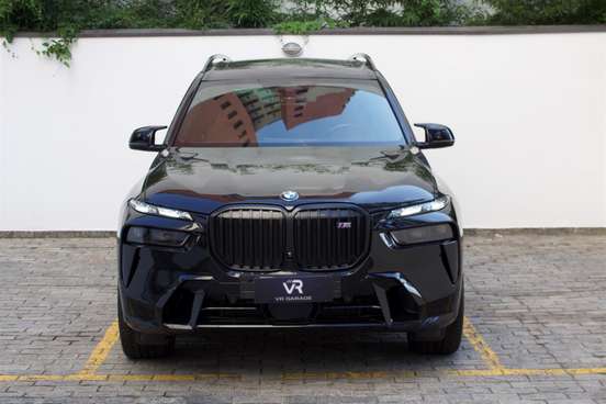 BMW-X7-2023
