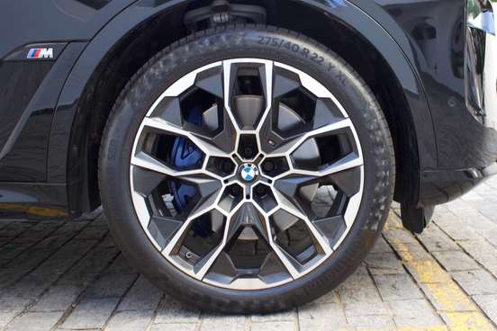 BMW-X7-4.4 V8 GASOLINA M60i STEPTRONIC BMW-X7-2023