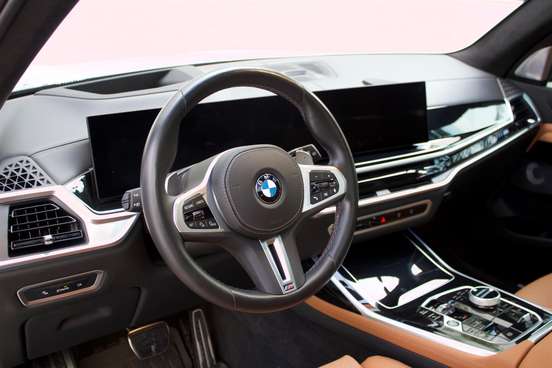 BMW-X7-4.4 V8 GASOLINA M60i STEPTRONIC BMW-X7-2023
