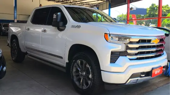 CHEVROLET SILVERADO 5.3 V8 GASOLINA 1500 HIGH COUNTRY 4X4 AUTOMÁTICO