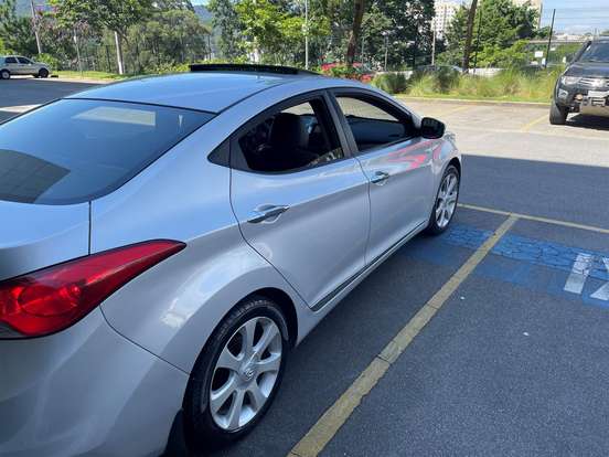 HYUNDAI-ELANTRA-1.8 GLS 16V GASOLINA 4P AUTOMÁTICO HYUNDAI-ELANTRA-2011