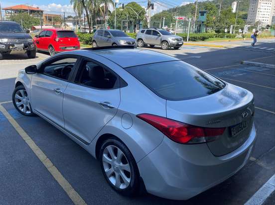 HYUNDAI-ELANTRA-2011