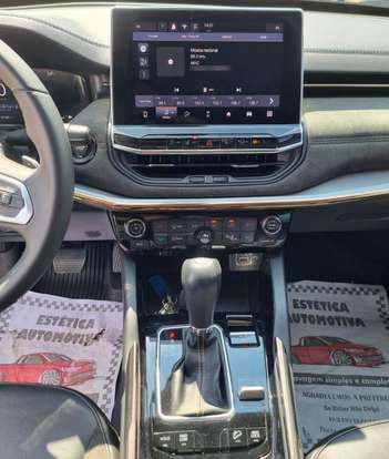 JEEP-COMMANDER-2022