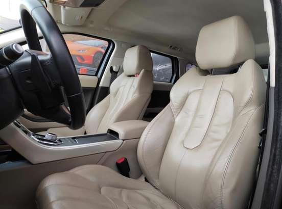 LAND ROVER-RANGE ROVER EVOQUE-2.0 PURE 4WD 16V GASOLINA 4P AUTOMÁTICO LAND ROVER-RANGE ROVER EVOQUE-2011
