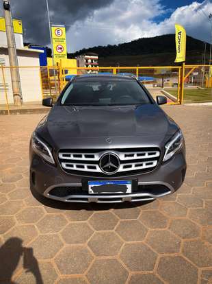 MERCEDES-BENZ-GLA 200-2017