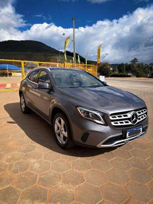 MERCEDES-BENZ-GLA 200-2017