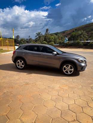 MERCEDES-BENZ-GLA 200-2017